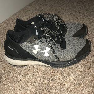 Under Amour Tennis shoes